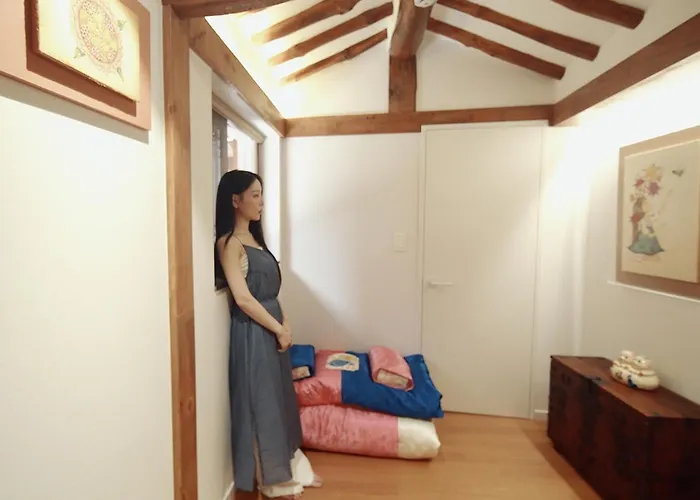 그랑 종로 독채 한옥스테이 무료주차 자쿠지 종묘 익선동 창경궁 광장시장 민화체험 *