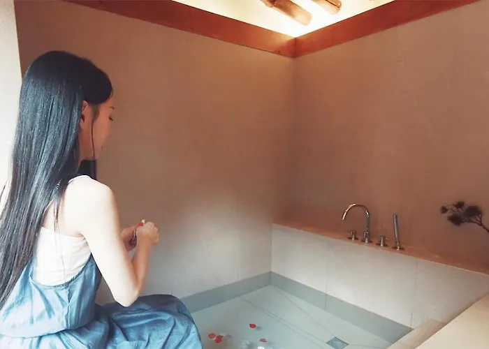 그랑 종로 독채 한옥스테이 무료주차 자쿠지 종묘 익선동 창경궁 광장시장 민화체험 Willa